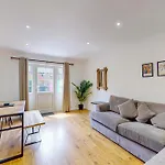 2 Bed With Garden & Free Parking Near The Thames