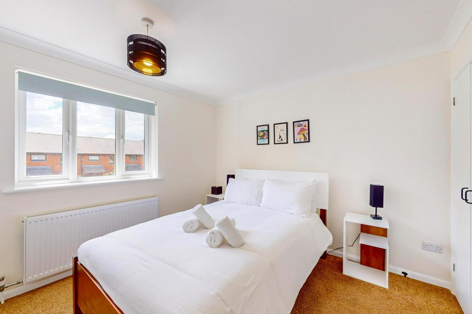 2 Bed With Garden & Free Parking Near The Thames Apartment