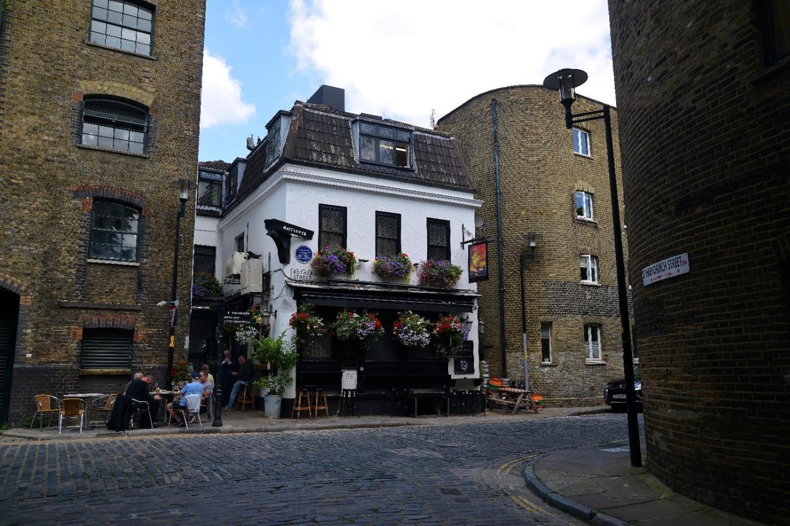Apartment 2 Bed With Garden & Free Parking Near The Thames